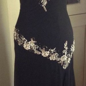 Cache Size 4 all silk cocktail dress
